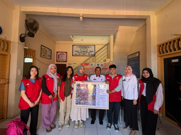 Penyerahan Peta IMAP di Kantor Kelurahan Kalegowa