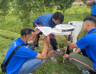 Survei dan Pemasangan Tempat Sampah  di Desa Adat Sigaran