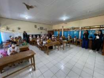 Pemaparan Materi di Sekolah