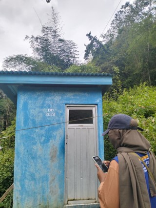 Survei MCK Umum di Desa Meranti