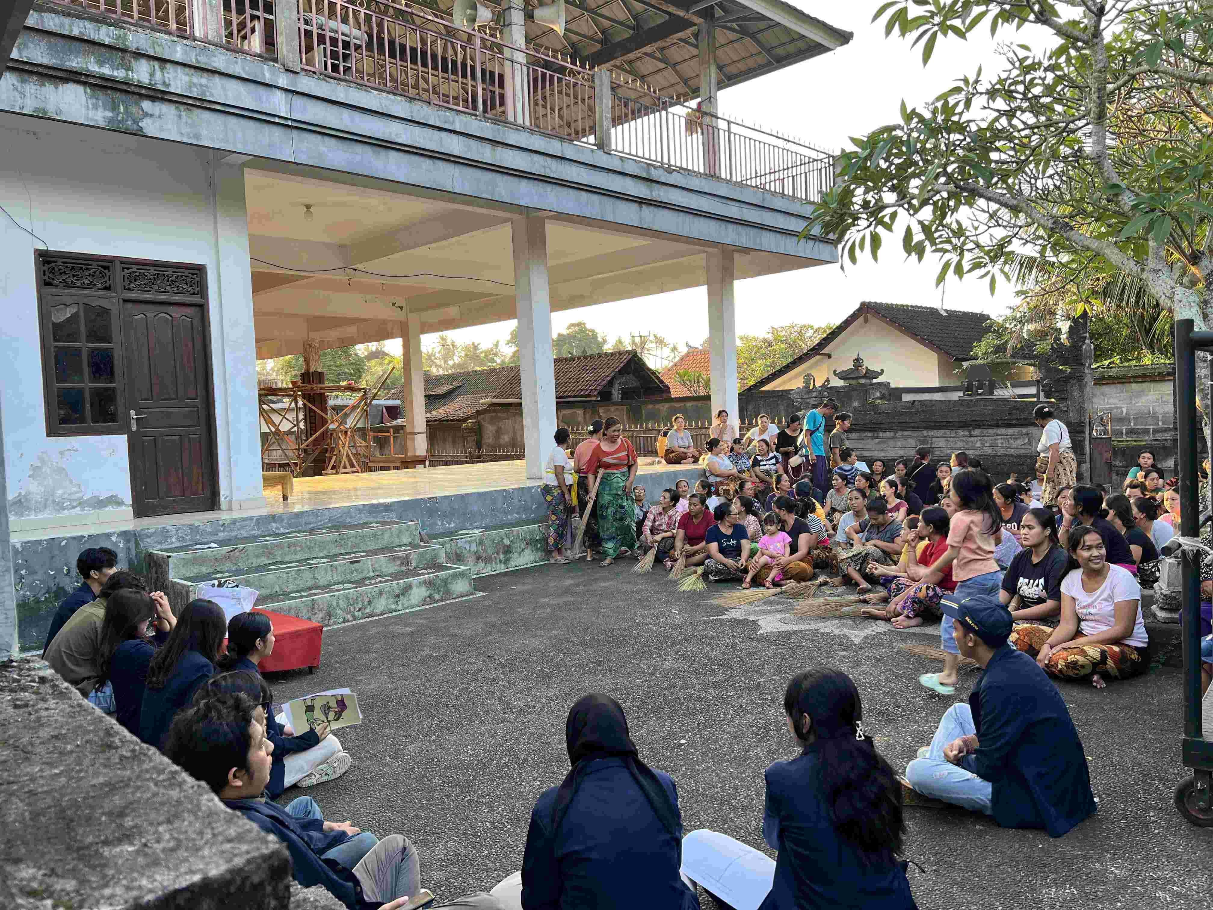 Sosialisasi Lodtunduh Sehat dan Tertib Sanitasi Mandiri (LESTARI) di Br Tengah bersama Ibu-Ibu PKK